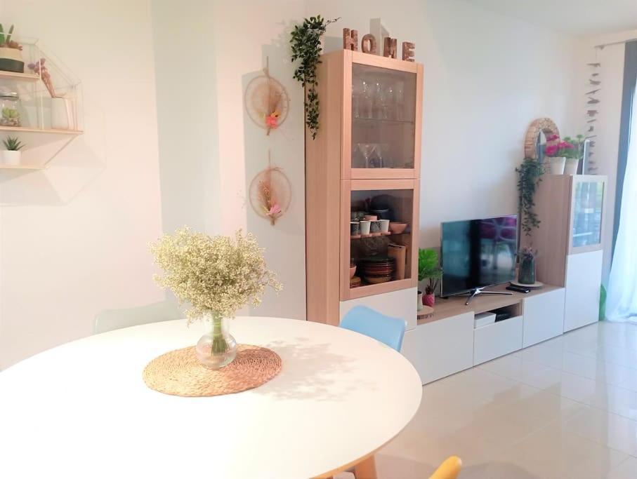 Apartamento En Primera Linea De Mar روساس المظهر الخارجي الصورة